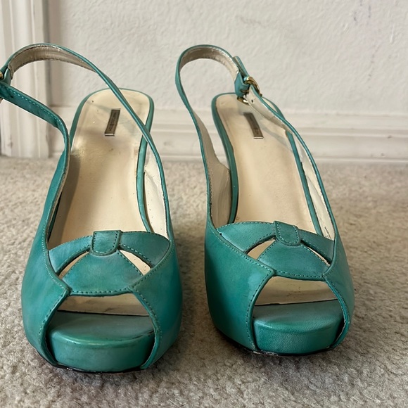 Max Studio mint green leather platform. - Picture 1 of 12